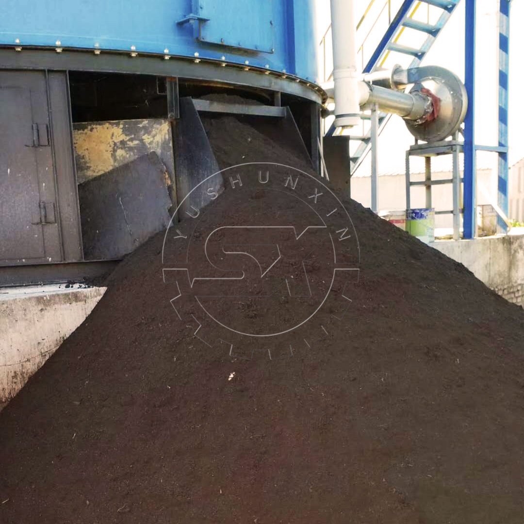 Composted Raw Materials Discharged by Vertical Fermentation Tank