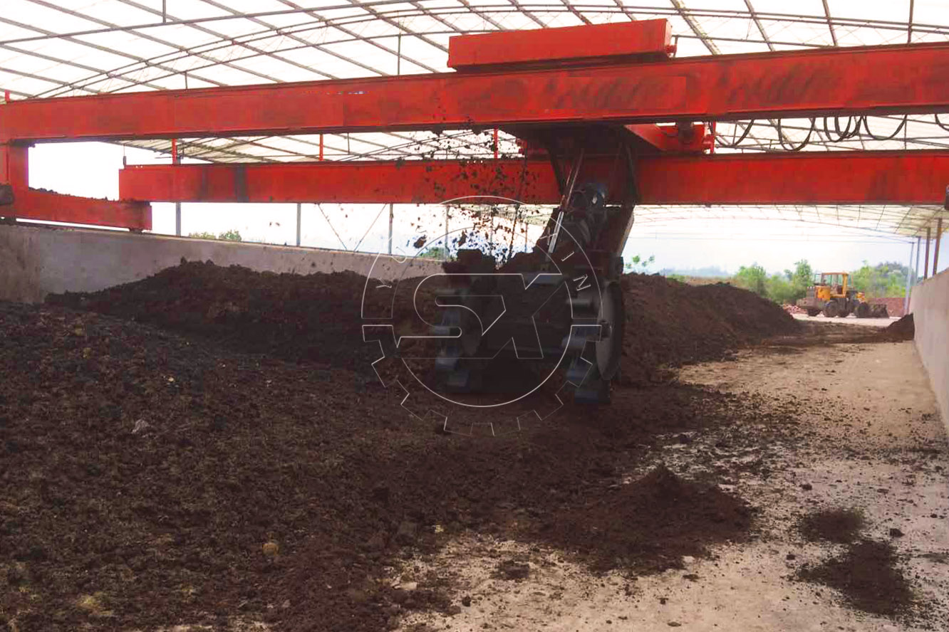 Wheel Type Composting Machine in Commercial Composting Plant