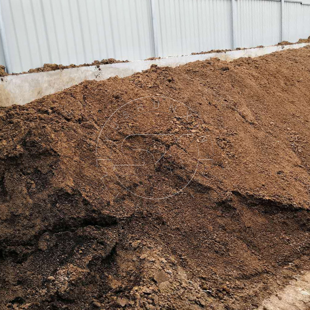 Dewatered organic fertilizer for composting